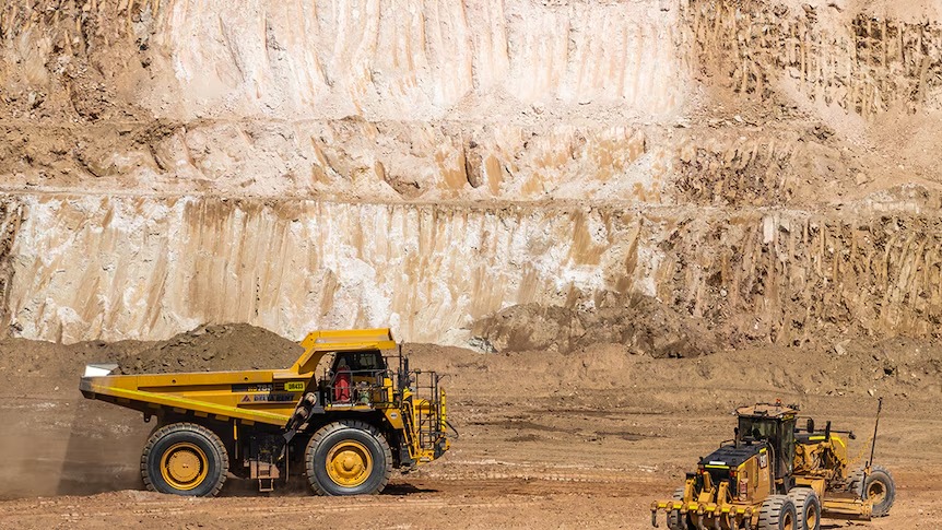 Bench Haulage & Pit Maintenance